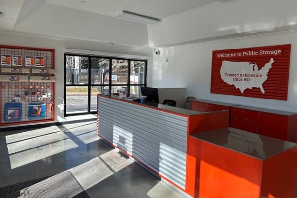 Facility photo: //images.sparefoot.com/medium/213970687b9ab7dc48b.jpg