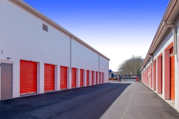 Facility photo: //images.sparefoot.com/medium/213971692c4f01b87c6.jpg