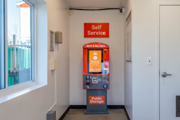 Facility photo: //images.sparefoot.com/medium/2139716957d197aee3b.jpg