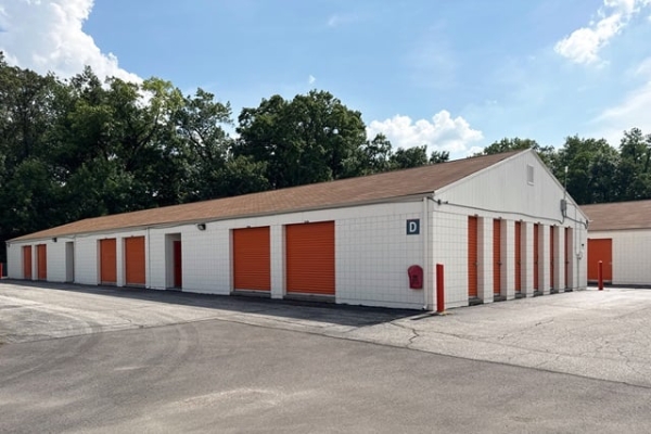 Facility photo: //images.sparefoot.com/medium/21397368e6615833653.jpg
