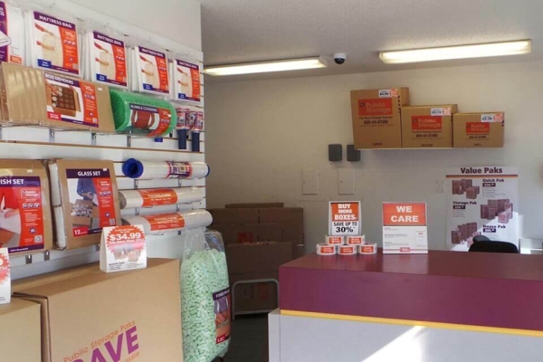 Facility photo: //images.sparefoot.com/medium/21397368e6615944663.jpg