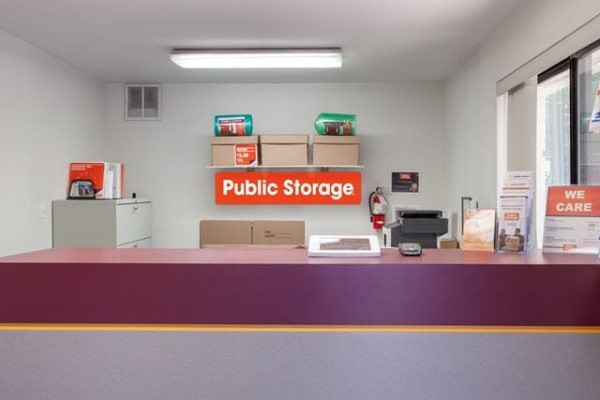 Facility photo: //images.sparefoot.com/medium/213975689353380e4f1.jpg