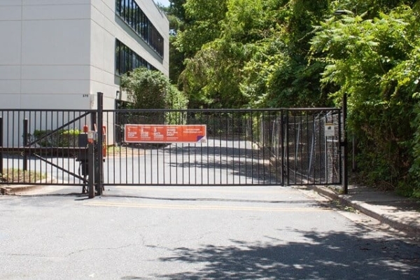 Facility photo: //images.sparefoot.com/medium/2139756893533956475.jpg