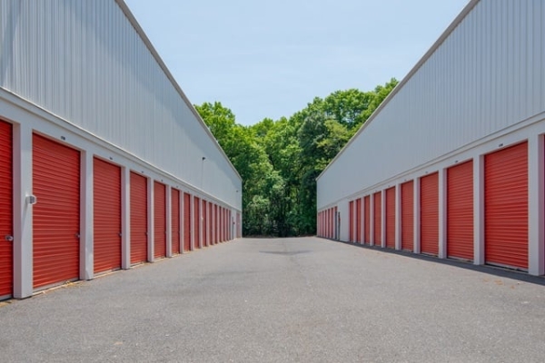 Facility photo: //images.sparefoot.com/medium/21397669f4a845d6d9b.jpg