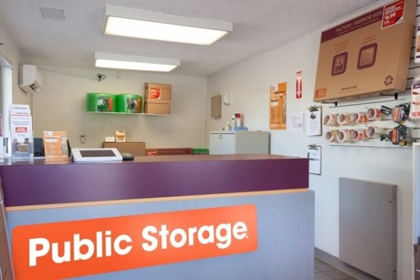 Facility photo: //images.sparefoot.com/medium/21397769f5f94f6c865.jpg