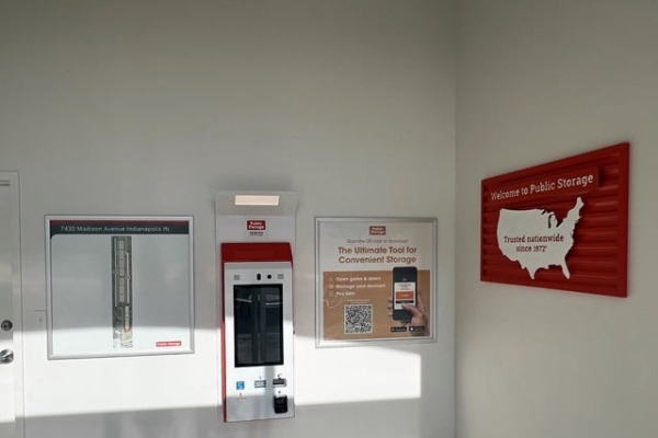 Facility photo: //images.sparefoot.com/medium/213978696503e6df022.jpg