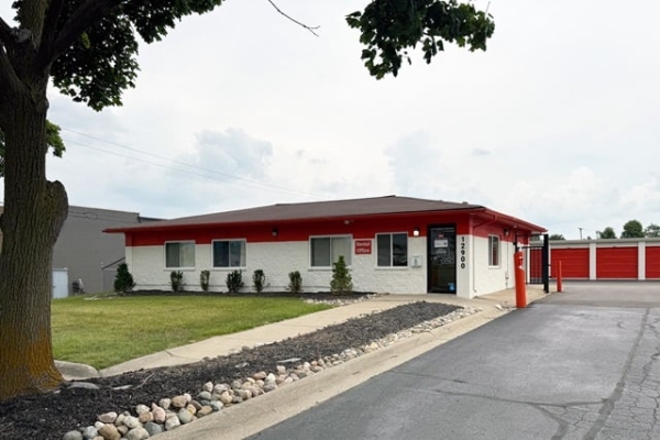 Facility photo: //images.sparefoot.com/medium/2139806a256c79a526c.jpg