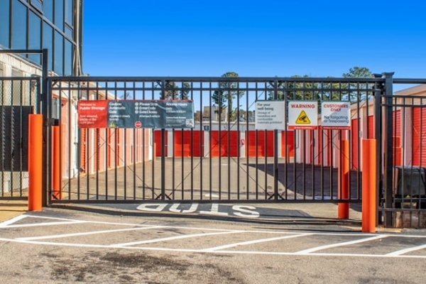 Facility photo: //images.sparefoot.com/medium/213981694d461d029b0.jpg