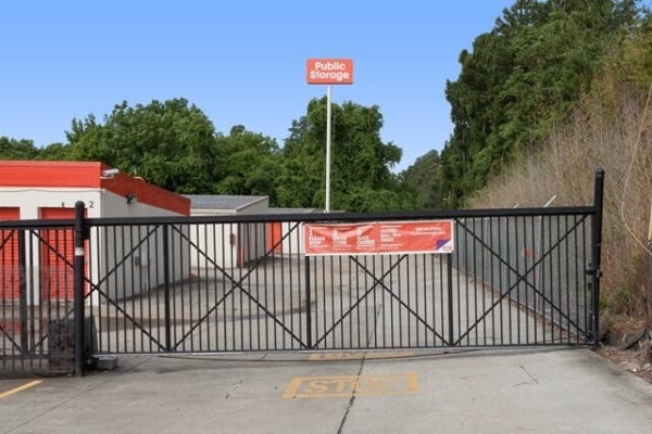 Facility photo: //images.sparefoot.com/medium/213983697a1a352e259.jpg