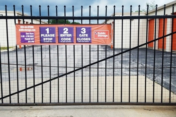 Storage Units at Public Storage - Southfield - 19350 W 8 Mile Rd - 19350 W 8 Mile Rd