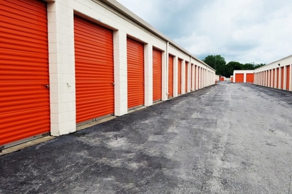 Facility photo: //images.sparefoot.com/medium/2139846a256d02e72e1.jpg