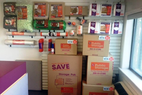 Storage Units at Public Storage - Oxon Hill - 5000 Indian Head Hwy - 5000 Indian Head Hwy