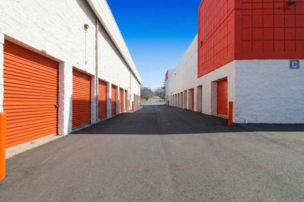 Storage Units at Public Storage - Oxon Hill - 5000 Indian Head Hwy - 5000 Indian Head Hwy
