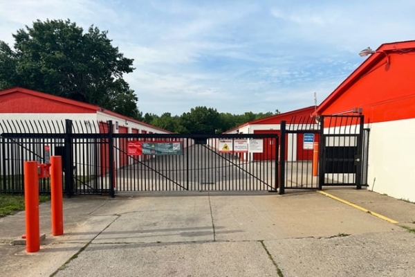 Facility photo: //images.sparefoot.com/medium/2139906966511e9cada.jpg