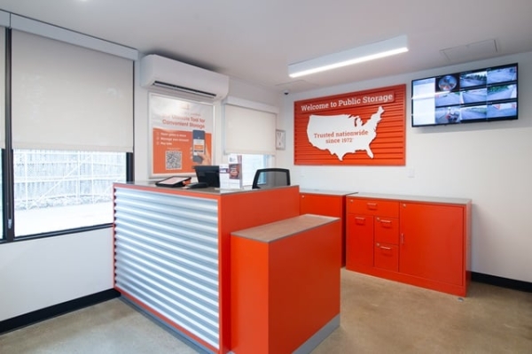 Facility photo: //images.sparefoot.com/medium/2139996966512b69c1c.jpg