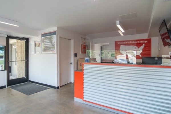 Facility photo: //images.sparefoot.com/medium/21400069ea1f7607454.jpg