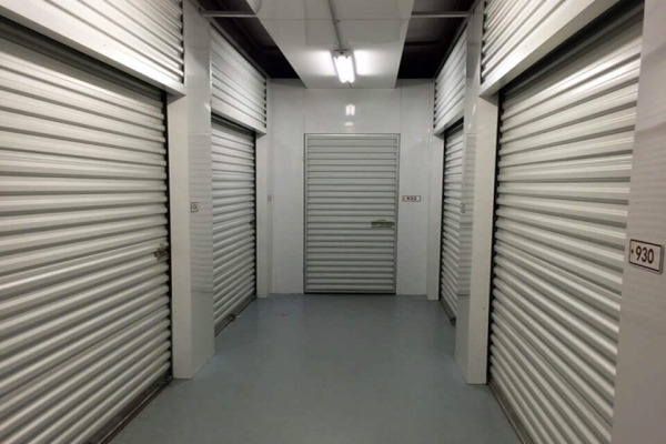 Facility photo: //images.sparefoot.com/medium/21400169419ecb6ea50.jpg