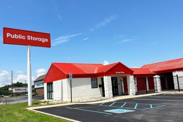 Facility photo: //images.sparefoot.com/medium/2140016963b10ad8e29.jpg