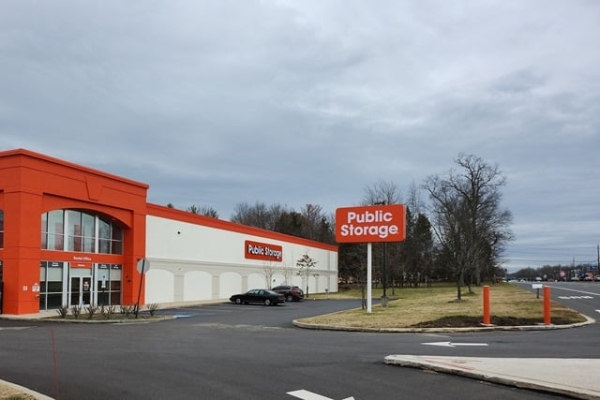 Facility photo: //images.sparefoot.com/medium/21400269f5f82d4f0b4.jpg