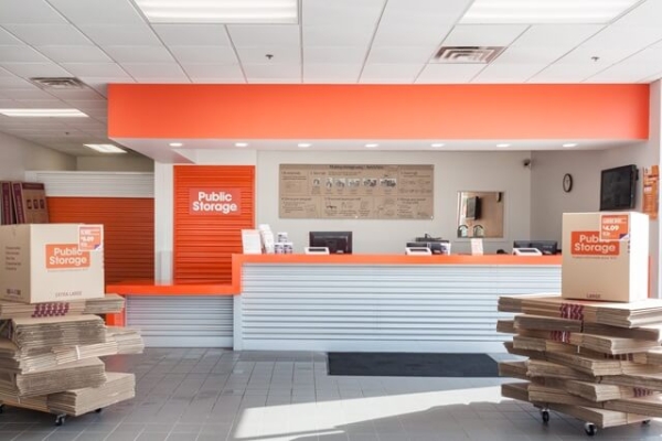 Facility photo: //images.sparefoot.com/medium/21400469e4d37653536.jpg