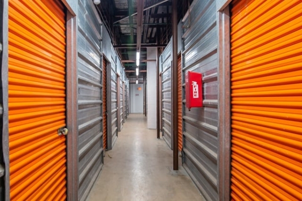Facility photo: //images.sparefoot.com/medium/21400568b1a56f24e0e.jpg
