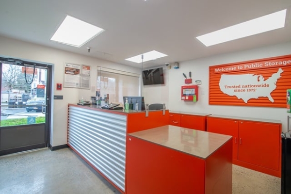 Facility photo: //images.sparefoot.com/medium/21400568d1498d78c67.jpg