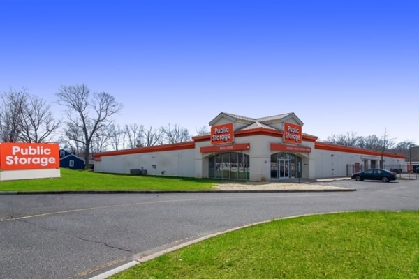 Facility photo: //images.sparefoot.com/medium/214008686a7476f3682.jpg
