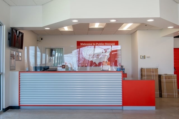 Facility photo: //images.sparefoot.com/medium/21400869f4a818031c7.jpg