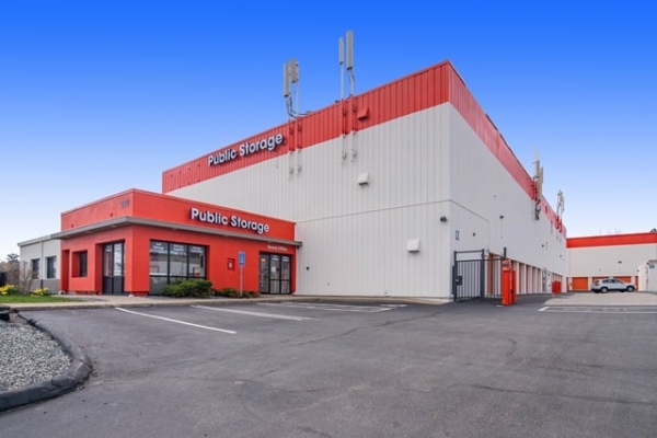 Facility photo: //images.sparefoot.com/medium/214013687b9a7b98287.jpg