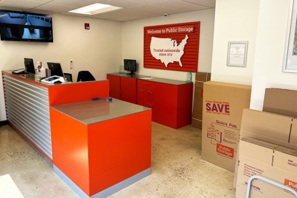 Facility photo: //images.sparefoot.com/medium/214017687ce97e6962a.jpg