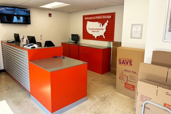 Facility photo: //images.sparefoot.com/medium/214017690a085d857d2.jpg