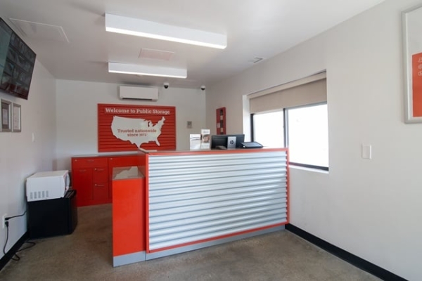 Facility photo: //images.sparefoot.com/medium/21401869f4a7671343b.jpg