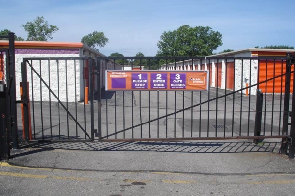 Storage Units at Public Storage - Warren - 24305 Mound Road - 24305 Mound Road