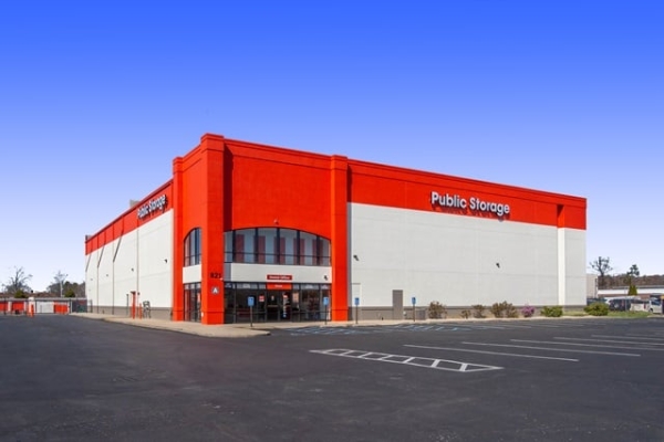 Facility photo: //images.sparefoot.com/medium/21402969f747fc04610.jpg