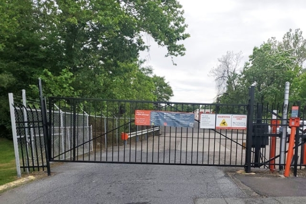 Facility photo: //images.sparefoot.com/medium/214031690dfcba0de10.jpg