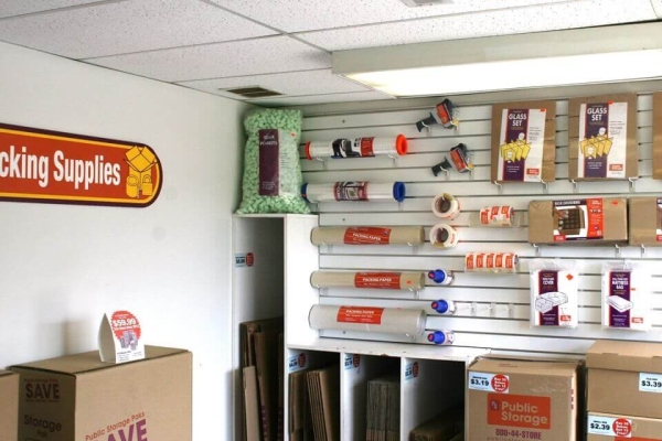 Facility photo: //images.sparefoot.com/medium/21403368765443a0cf3.jpg
