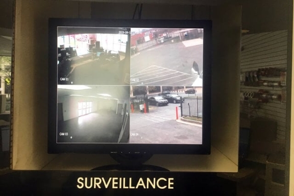 Facility photo: //images.sparefoot.com/medium/2140366978c64b64862.jpg