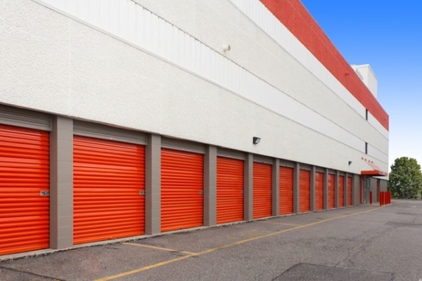 Facility photo: //images.sparefoot.com/medium/21403769777414356dd.jpg