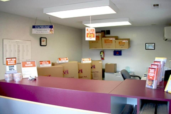 Facility photo: //images.sparefoot.com/medium/2140386a09c95a760d2.jpg