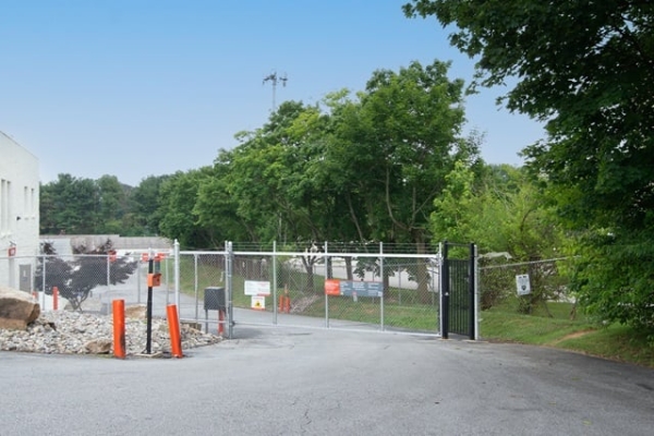 Facility photo: //images.sparefoot.com/medium/214040690768543b290.jpg