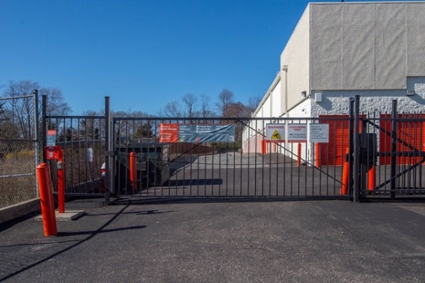 Facility photo: //images.sparefoot.com/medium/2140416878f52a5d474.jpg