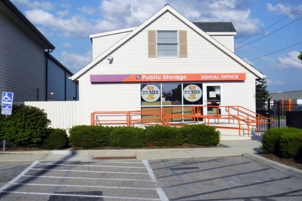 Storage Units at Public Storage - Groveport - 4350 S Hamilton Rd - 4350 S Hamilton Rd