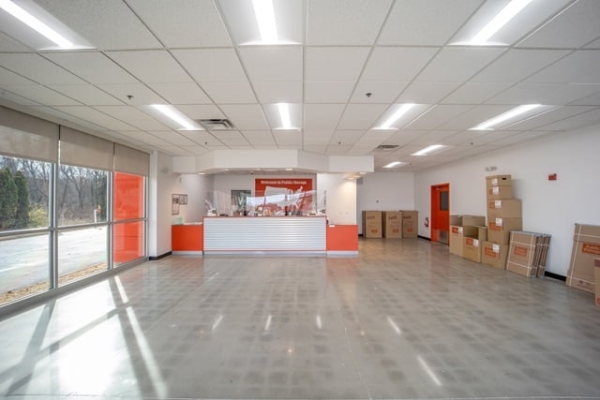 Facility photo: //images.sparefoot.com/medium/214049697774458f661.jpg