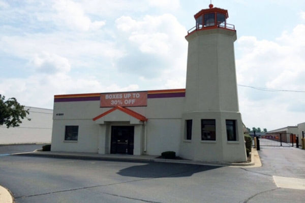 Facility photo: //images.sparefoot.com/medium/2140506878f564bab52.jpg