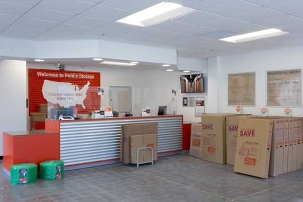 Storage Units at Public Storage - Syosset - 18 Jericho Turnpike - 18 W Jericho Turnpike