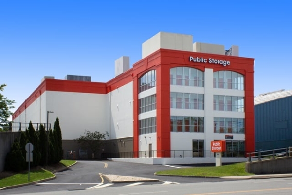 Facility photo: //images.sparefoot.com/medium/2140566984a351c4280.jpg