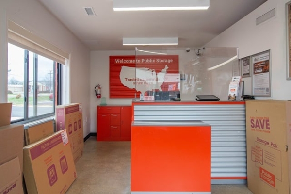 Facility photo: //images.sparefoot.com/medium/21406069343827796d7.jpg