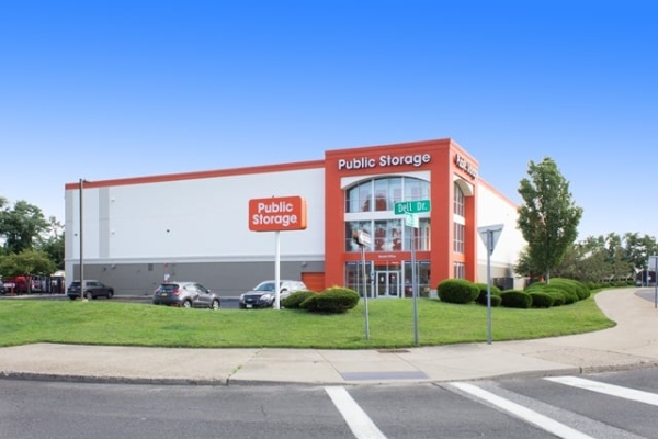 Facility photo: //images.sparefoot.com/medium/2140616878f54d33493.jpg
