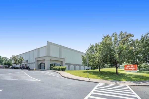 Facility photo: //images.sparefoot.com/medium/214065691342daead5f.jpg