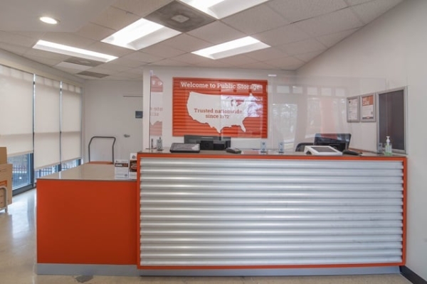 Facility photo: //images.sparefoot.com/medium/2140676877a3f0d20d8.jpg